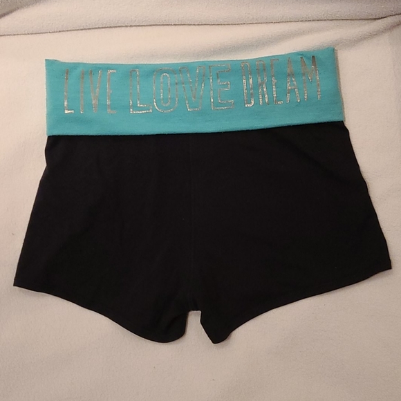 Foldover waistband shorts - Picture 2 of 5